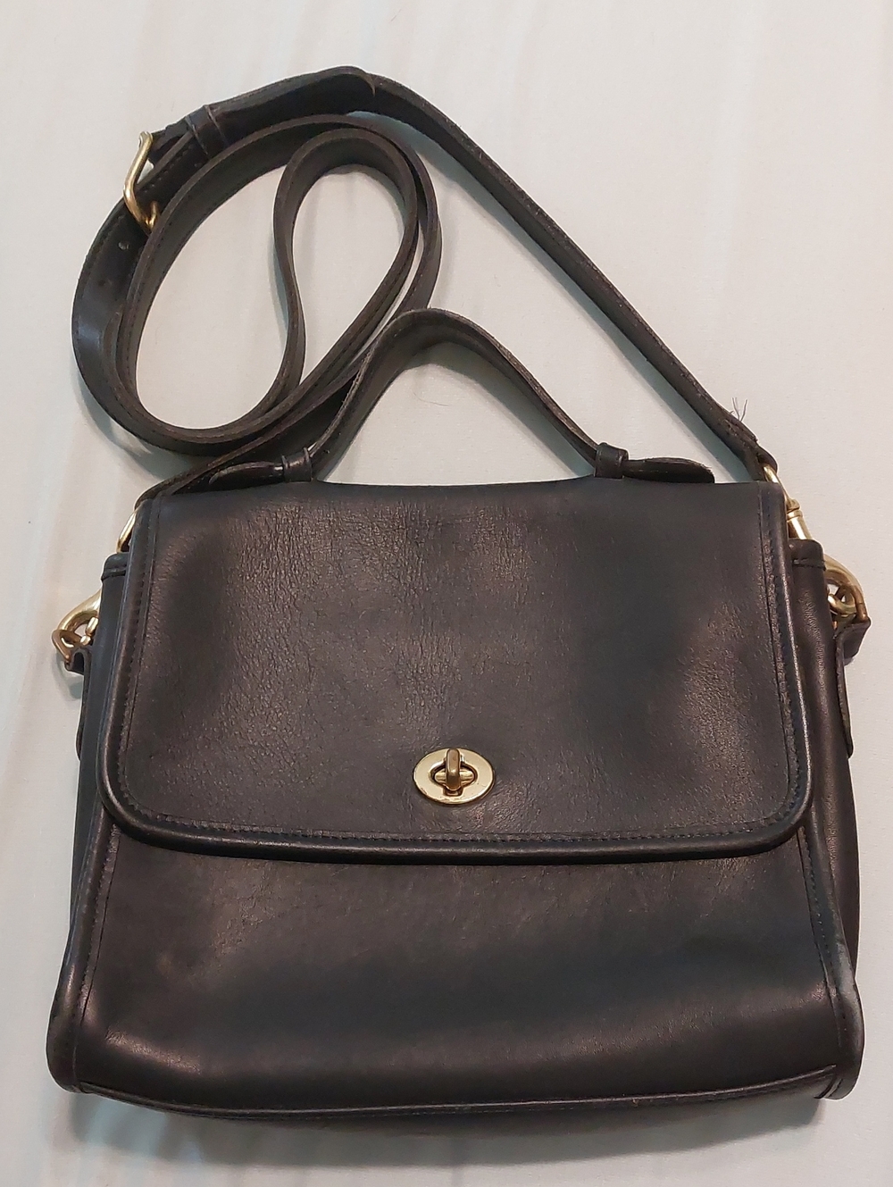 Vintage Coach 9870 Turnlock Black Bag